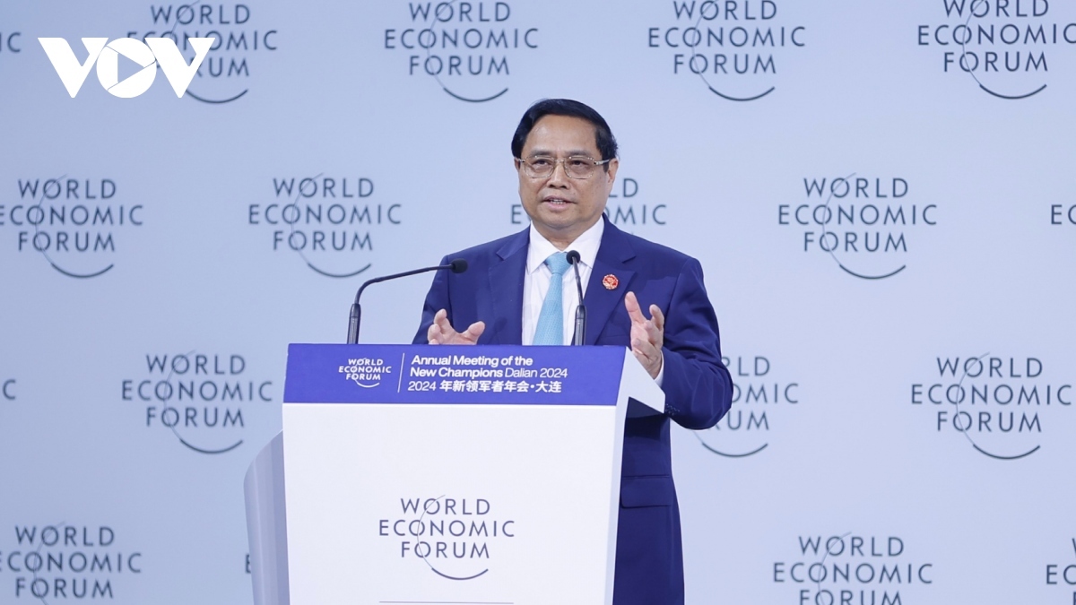 Vietnam pledges best possible conditions for foreign investors in all fields